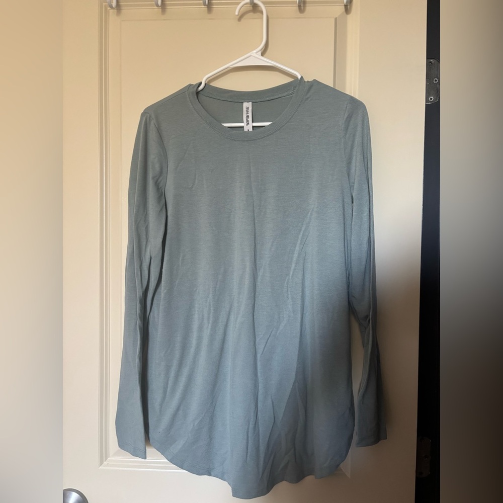 Long sleeve teal top